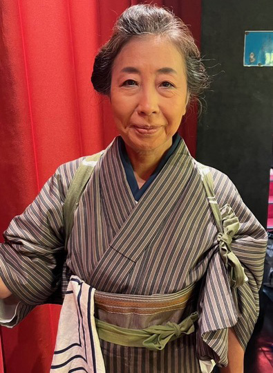 國行しげ美