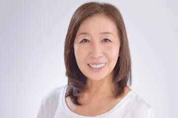 國行しげ美